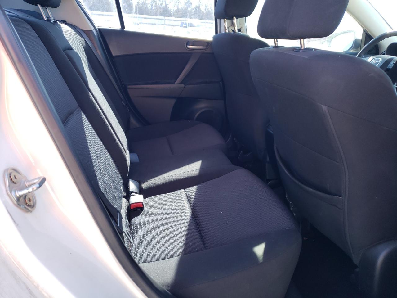2010 Mazda 3 - Image 10
