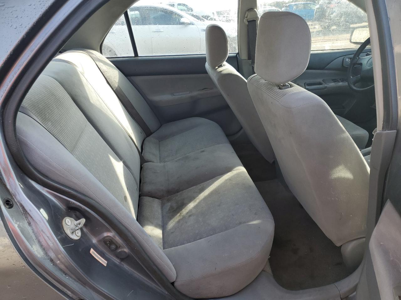 2005 Mitsubishi Lancer - Image 10