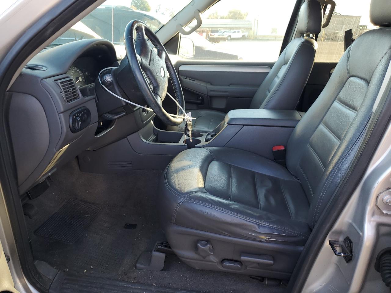 2003 Ford Explorer - Image 7