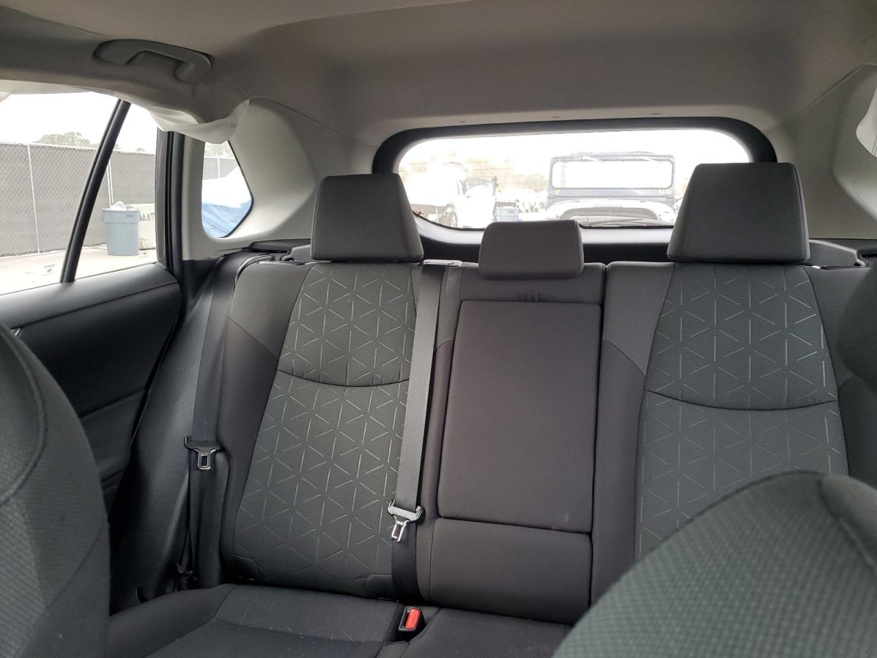 2022 Toyota RAV 4 - Image 10