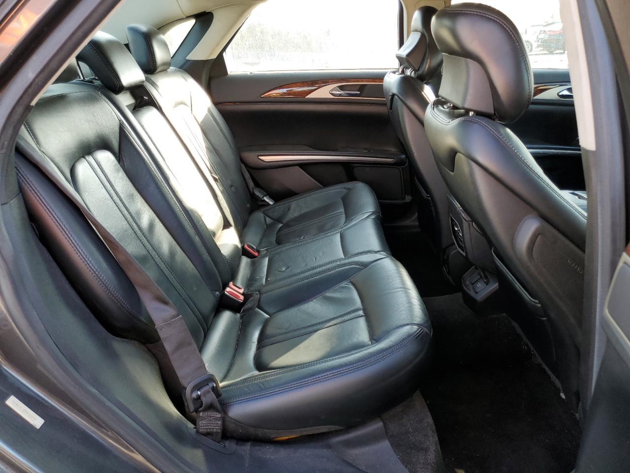 2015 Lincoln MKZ - Image 10