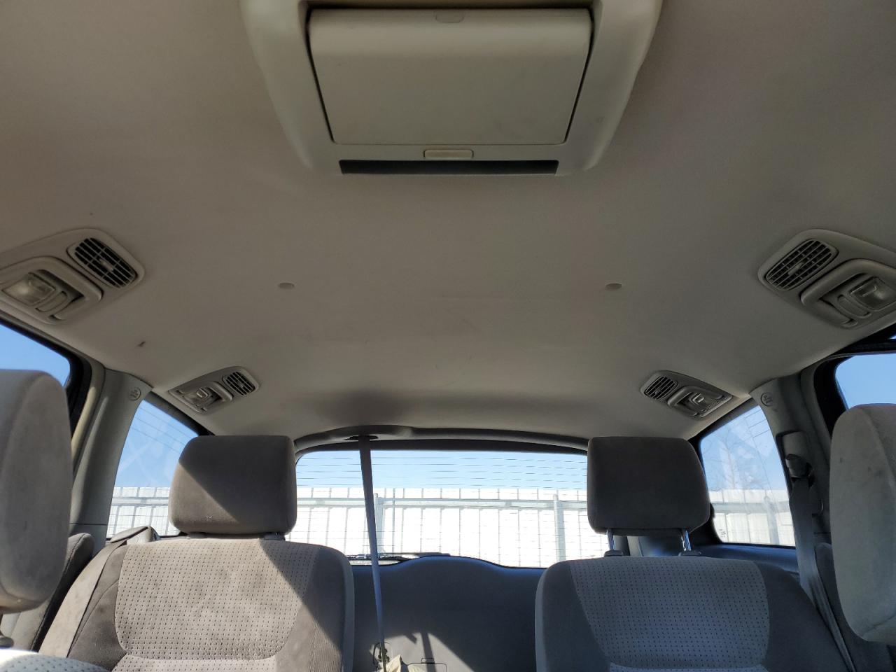 2008 Toyota Sienna - Image 10