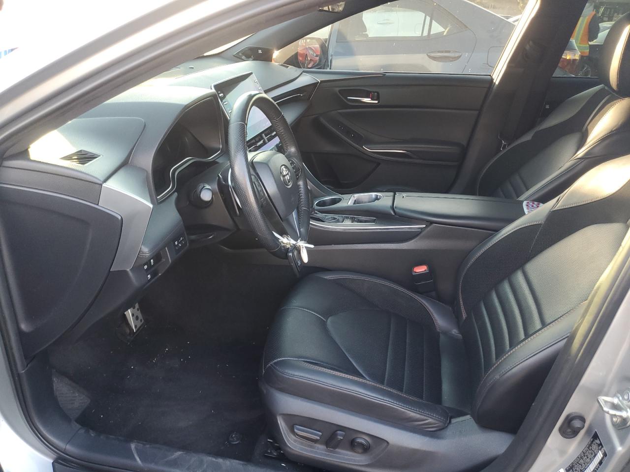 2021 Toyota Avalon - Image 7