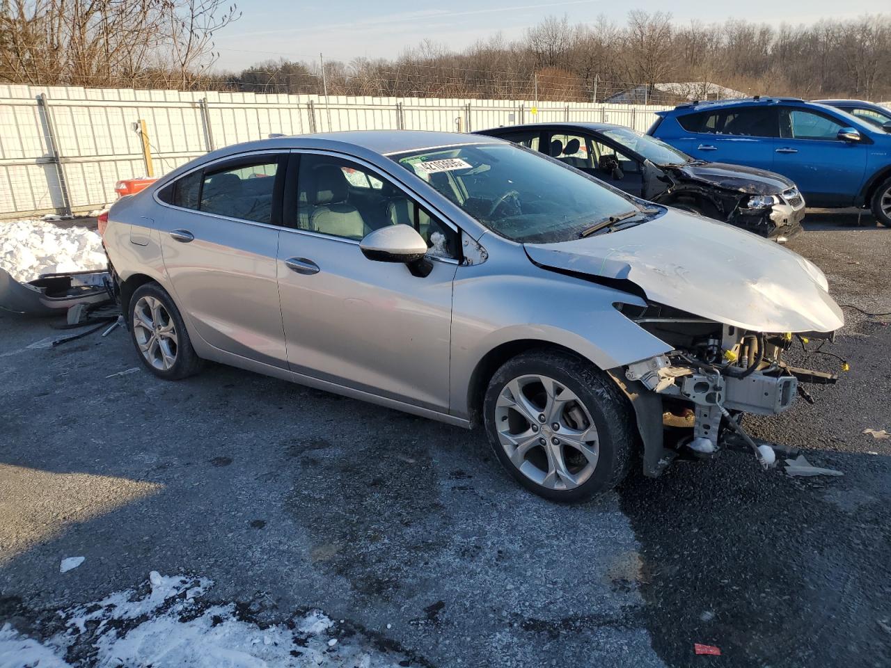 2017 Chevrolet Cruze - Image 4