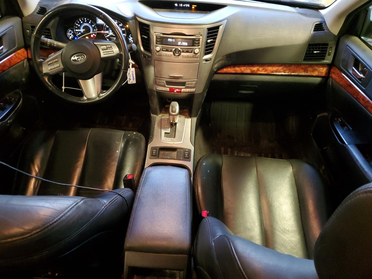 2010 Subaru Outback - Image 8