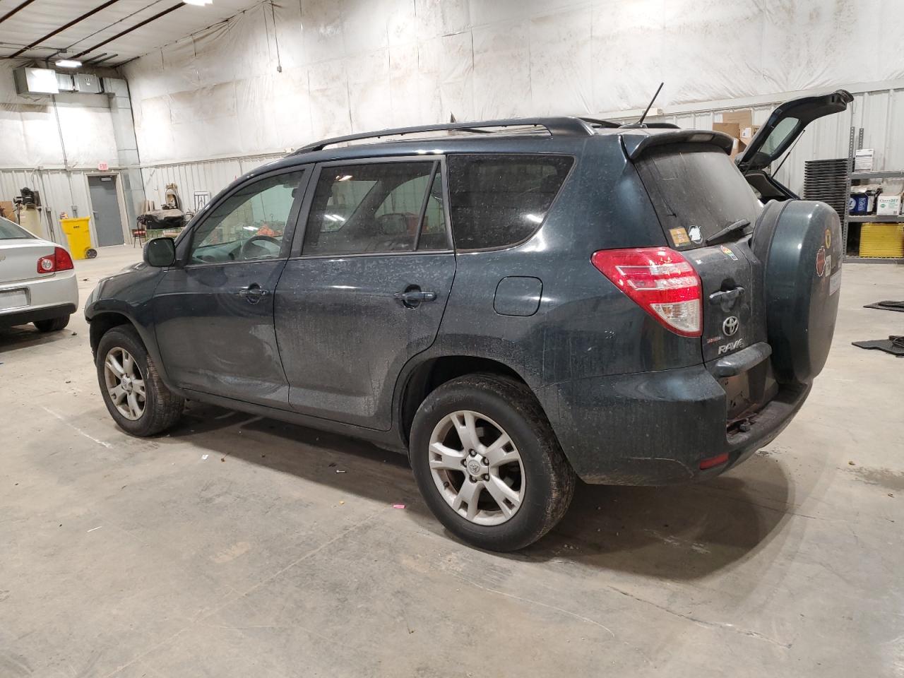 2012 Toyota RAV 4 - Image 2