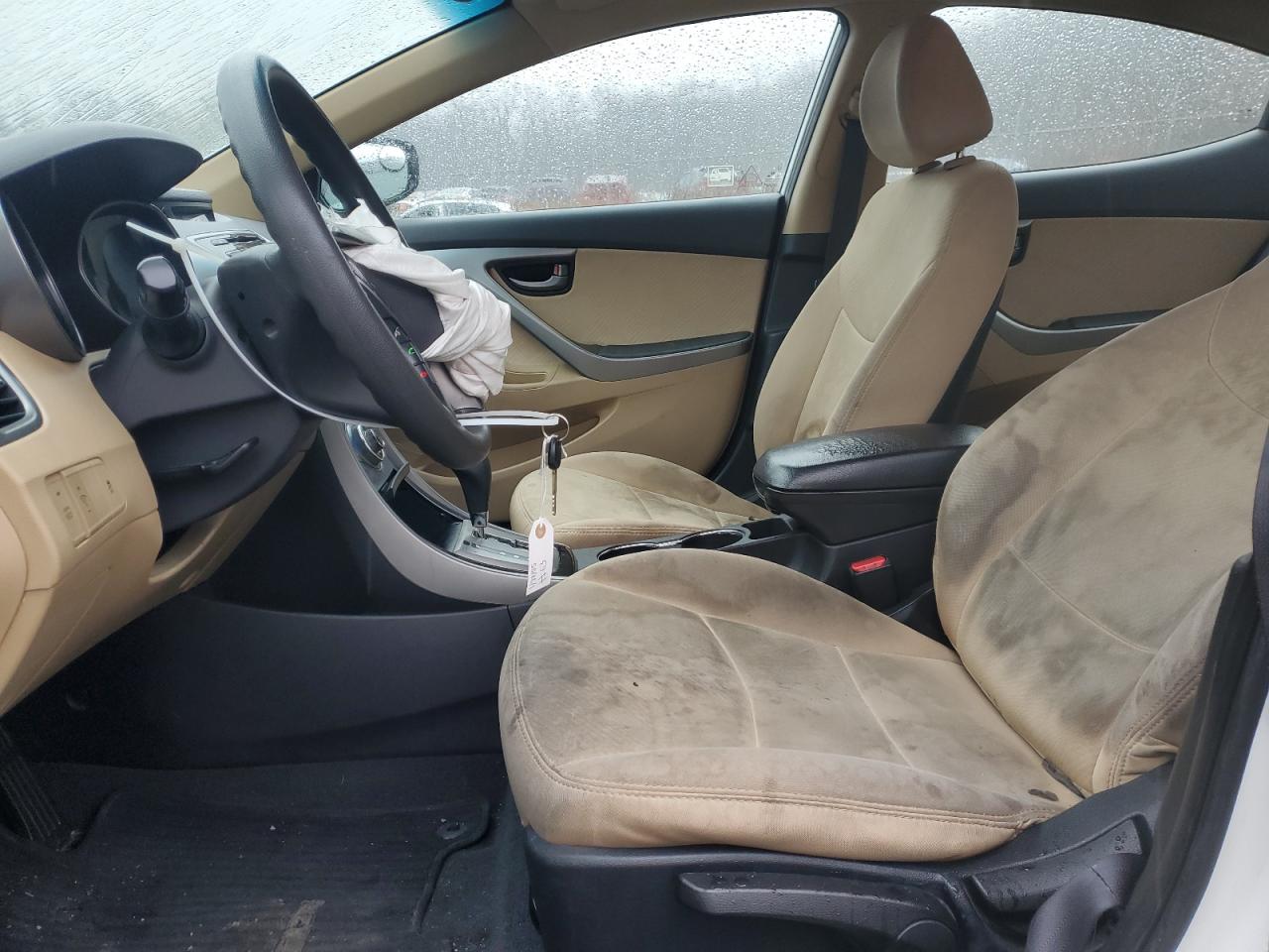 2013 Hyundai Elantra - Image 7