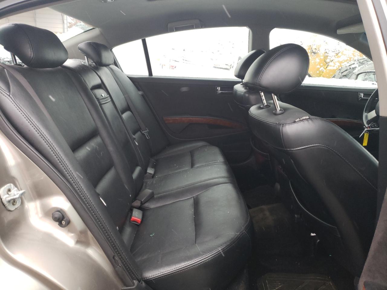 2005 Nissan Maxima - Image 10