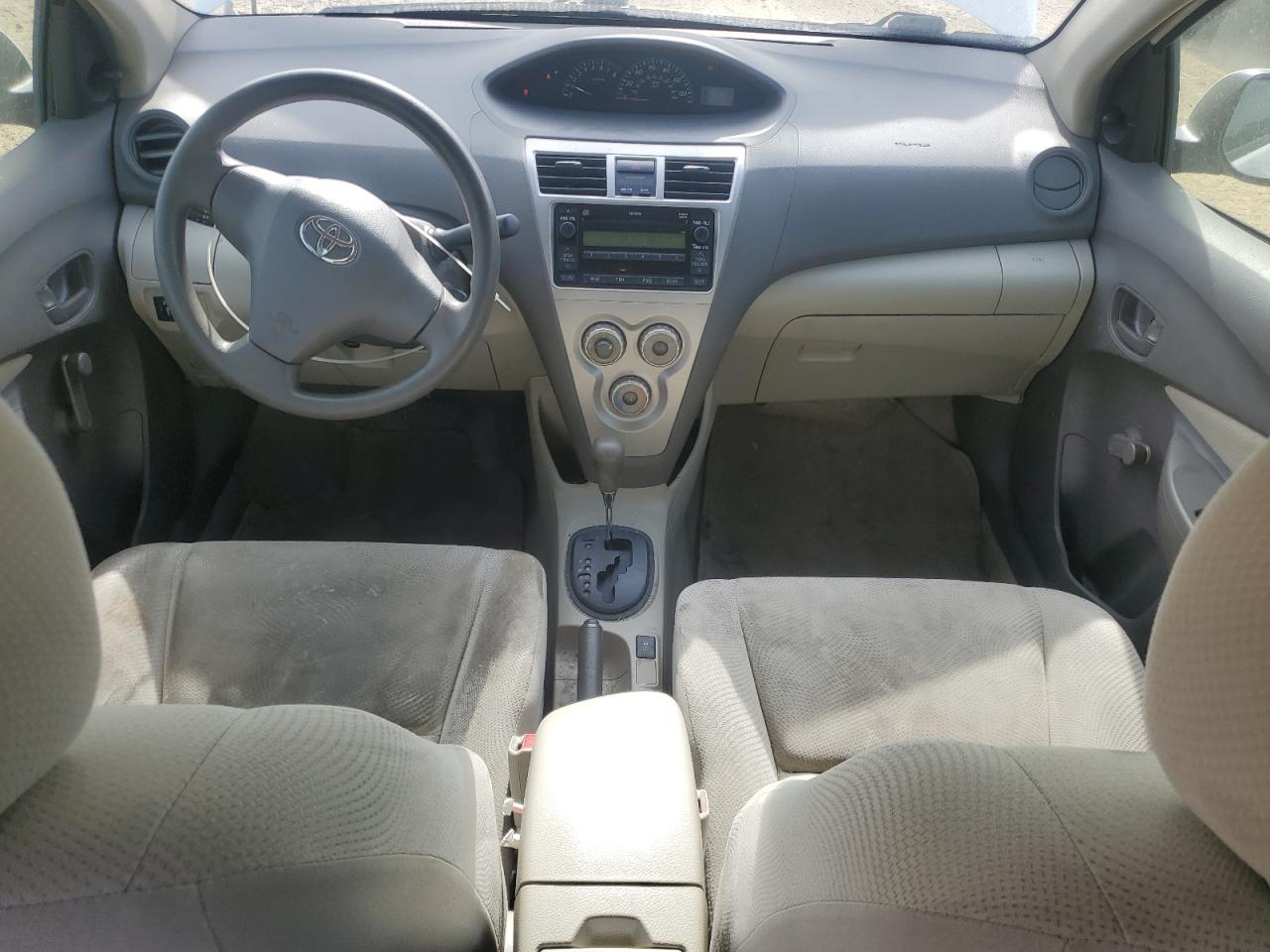 2010 Toyota Yaris - Image 8