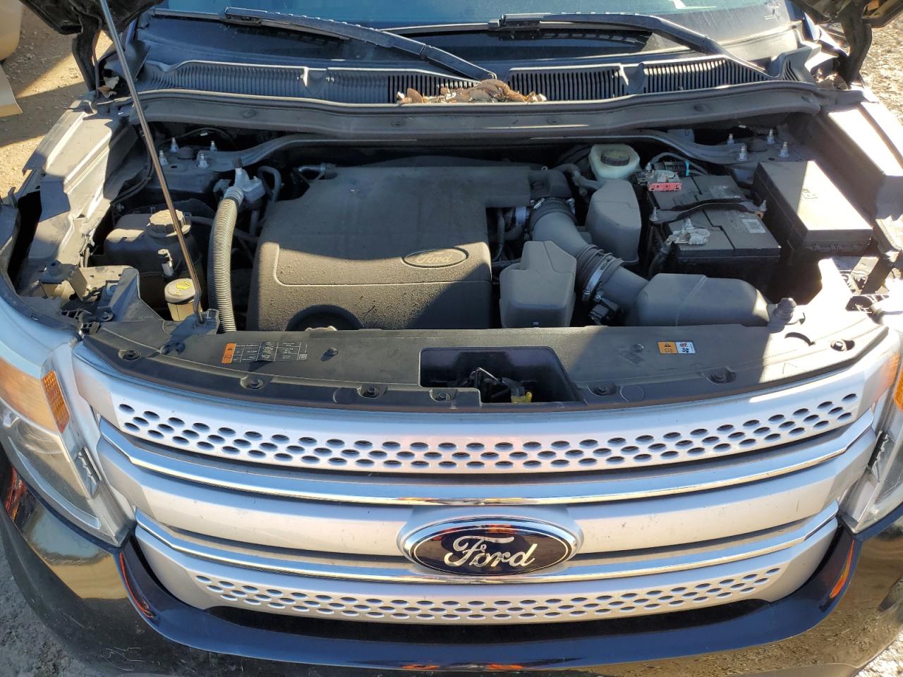 2014 Ford Explorer - Image 13