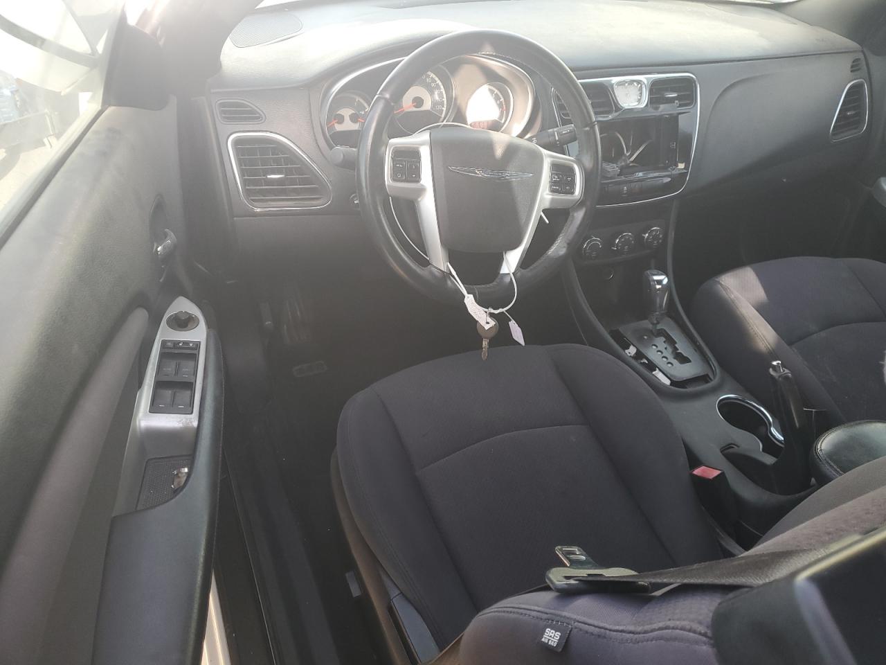 2013 Chrysler 200 - Image 8