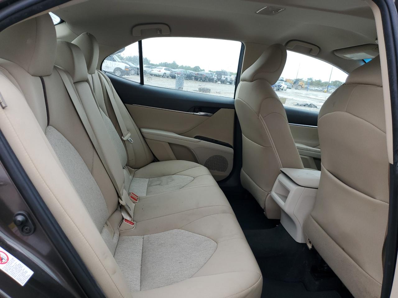 2018 Toyota Camry - Image 11