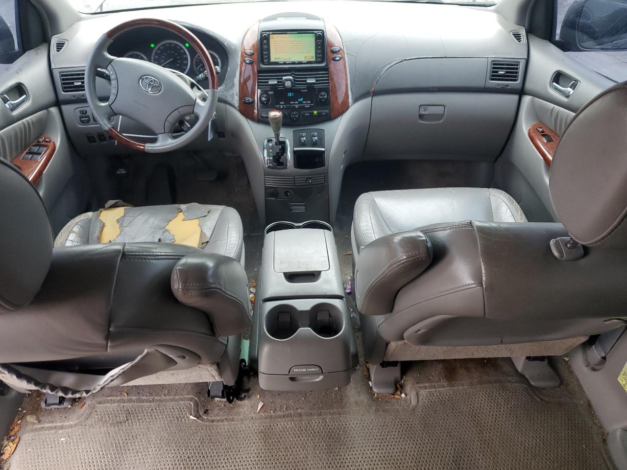 2005 Toyota Sienna - Image 8