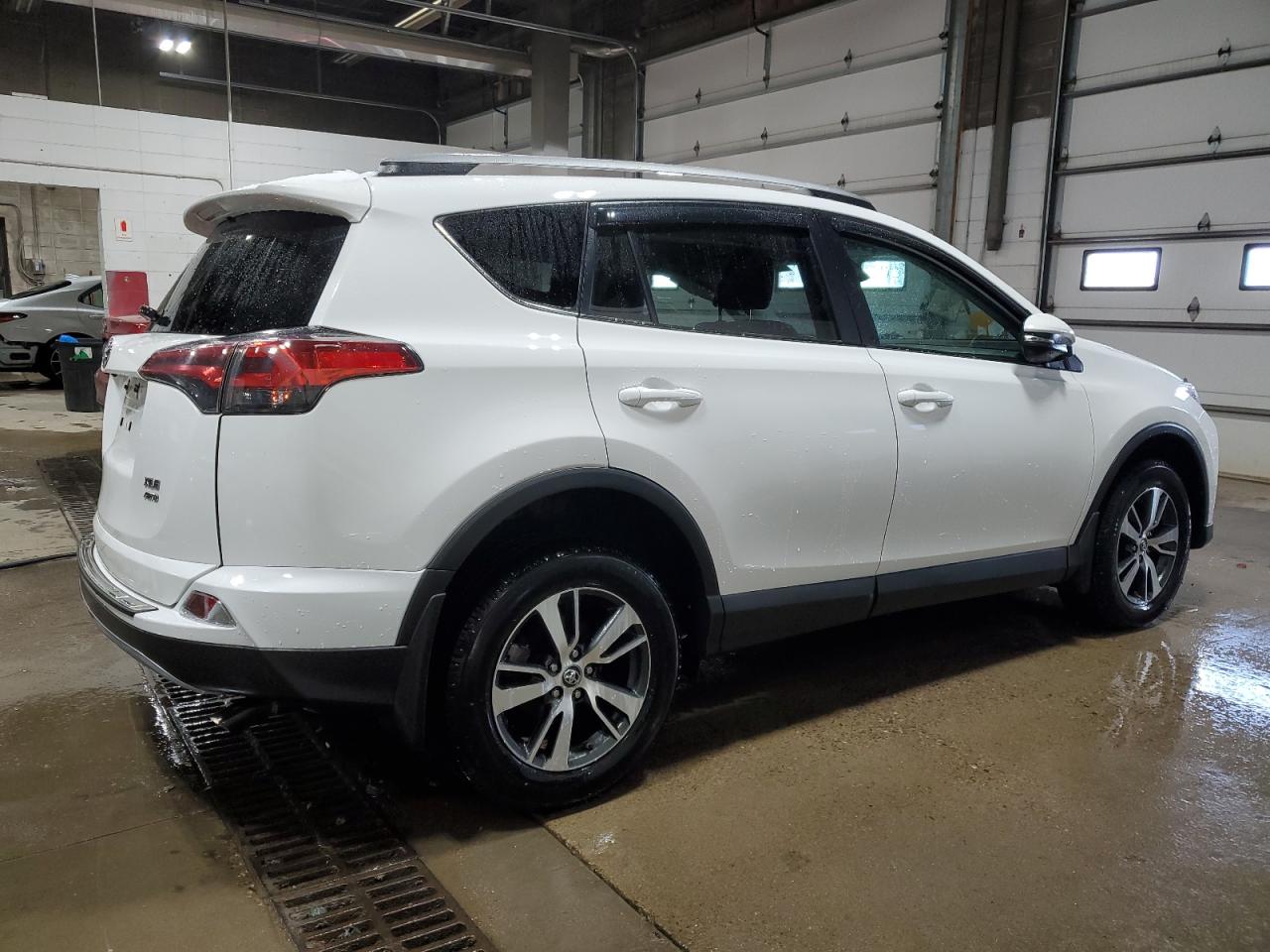 2018 Toyota RAV 4 - Image 3