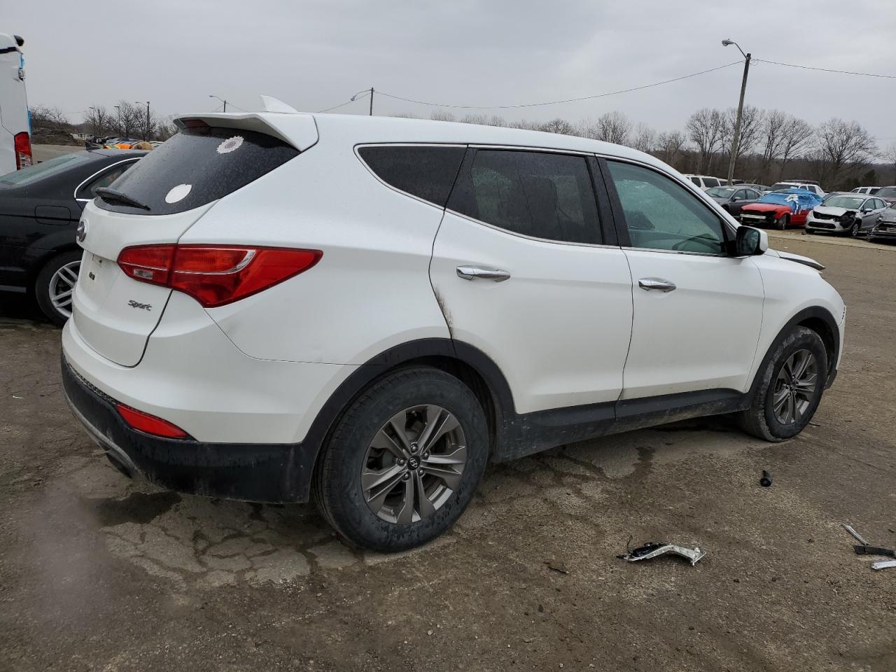 2016 Hyundai Santa Fe - Image 3