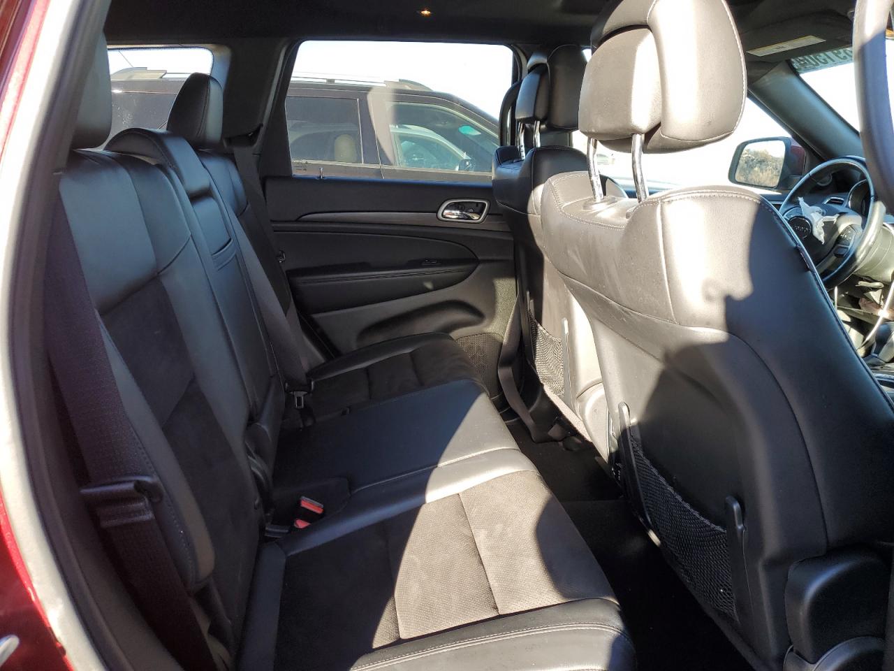 2020 Jeep Grand Cherokee - Image 11
