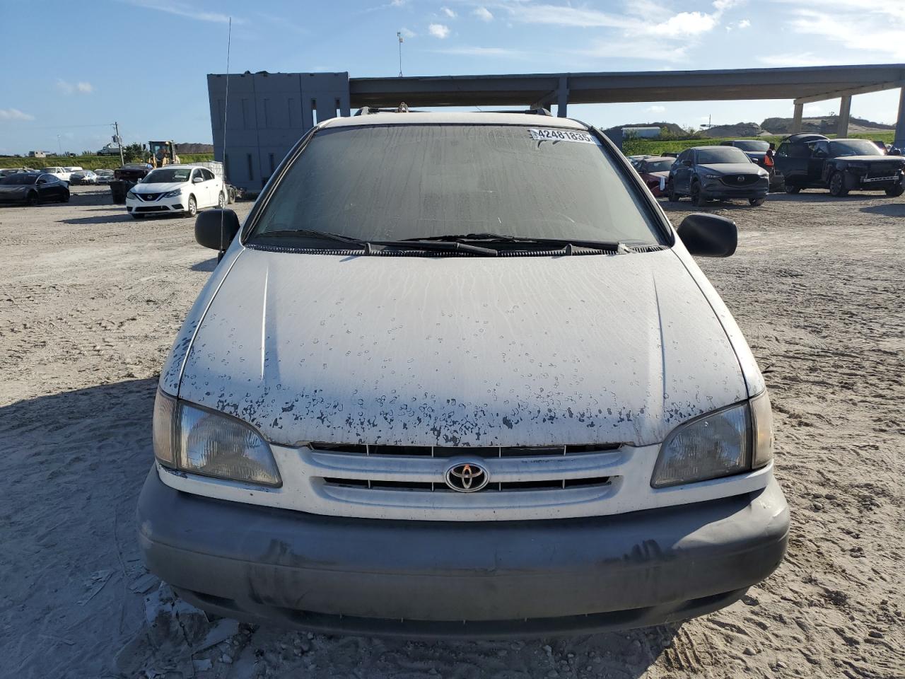 2000 Toyota Sienna - Image 5