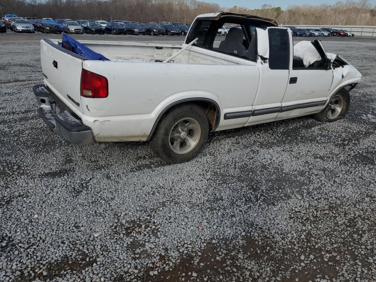 2000 Chevrolet S-10 Pickup - Image 3
