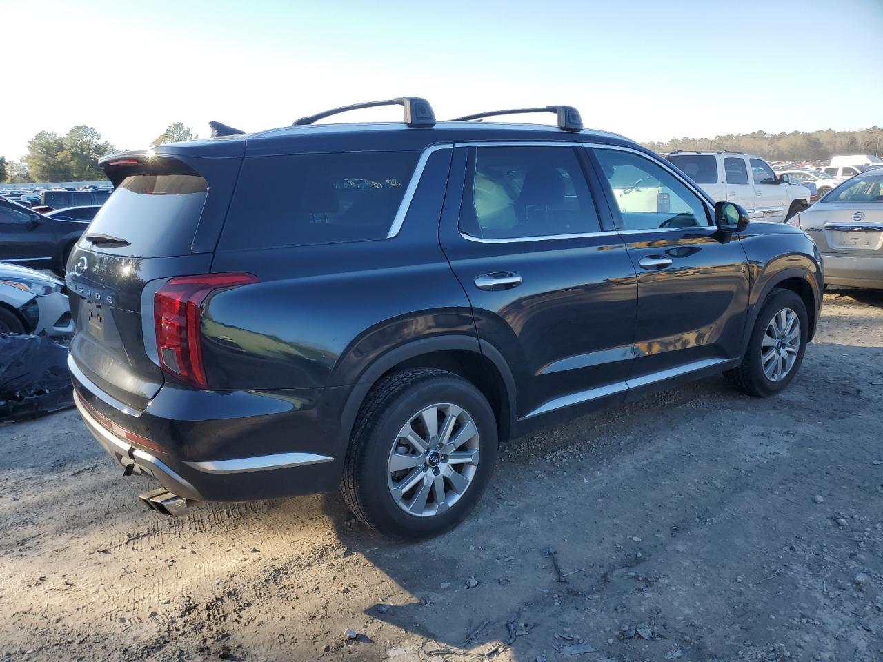 2023 Hyundai Palisade - Image 3