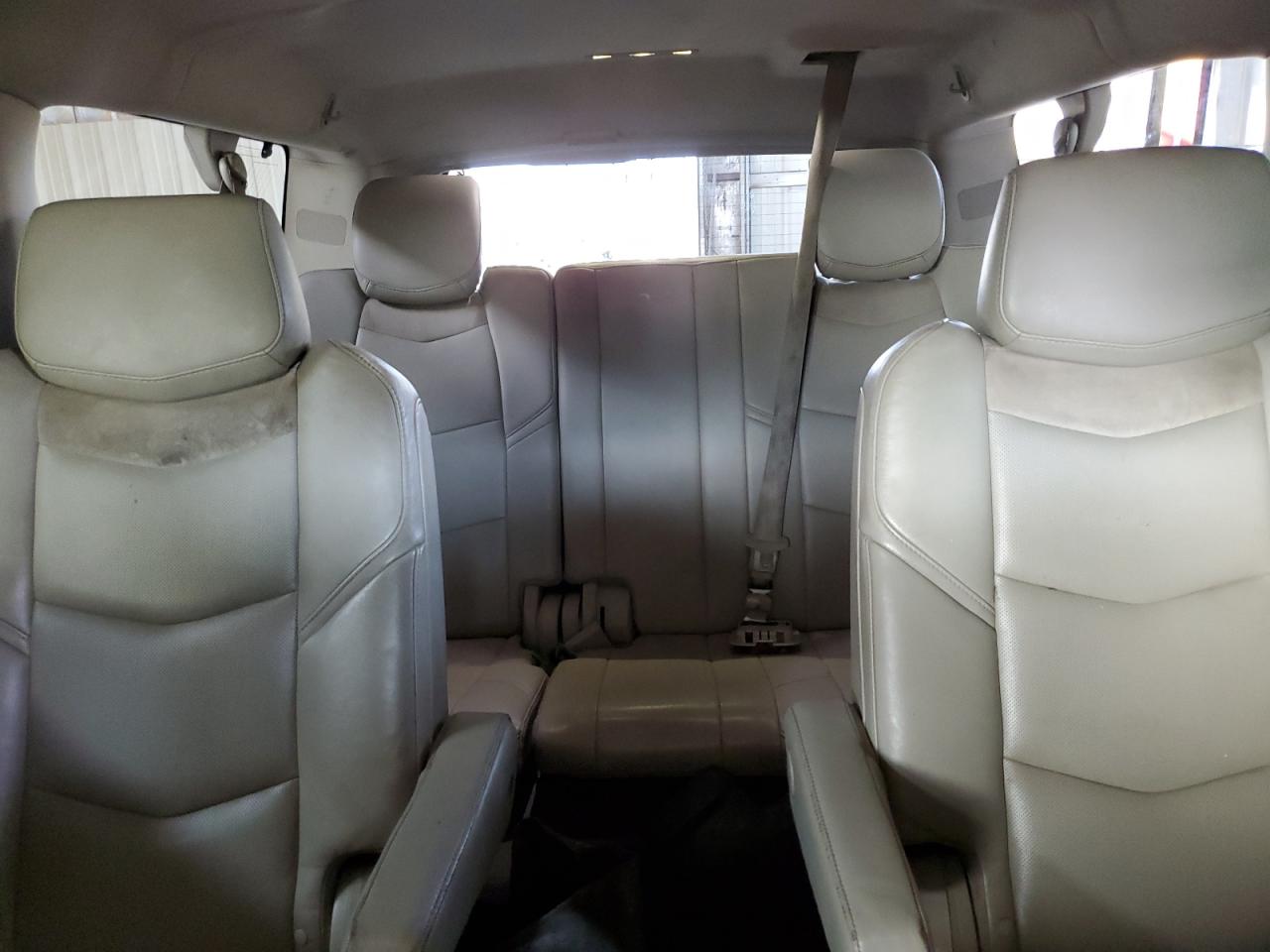 2015 Cadillac Escalade - Image 10