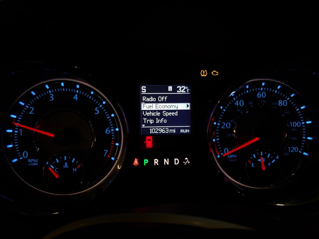 2013 Chrysler Town & Country - Image 9