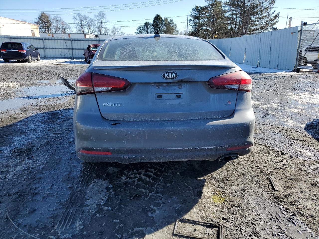 2017 Kia Forte - Image 6