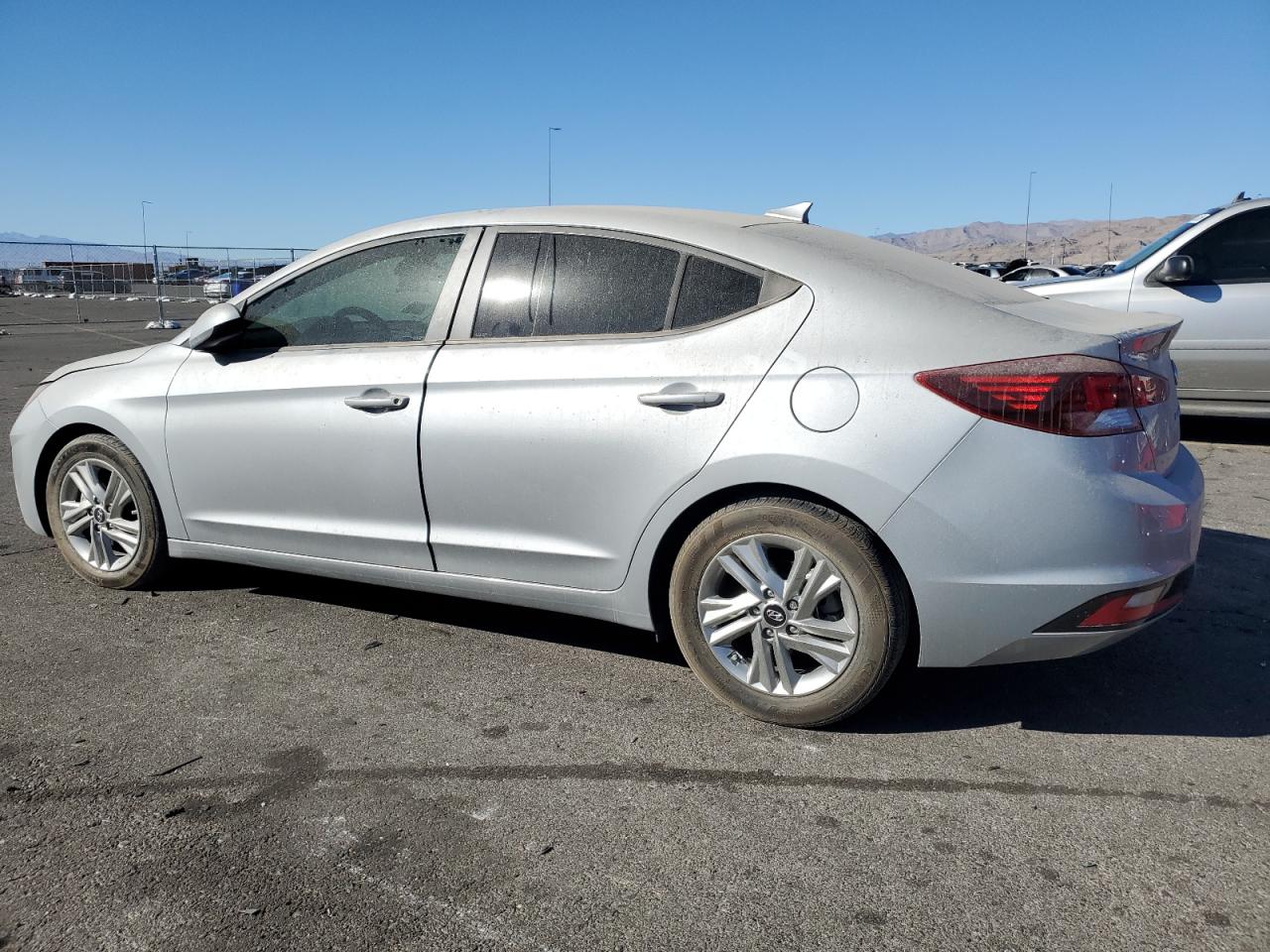 2020 Hyundai Elantra - Image 2