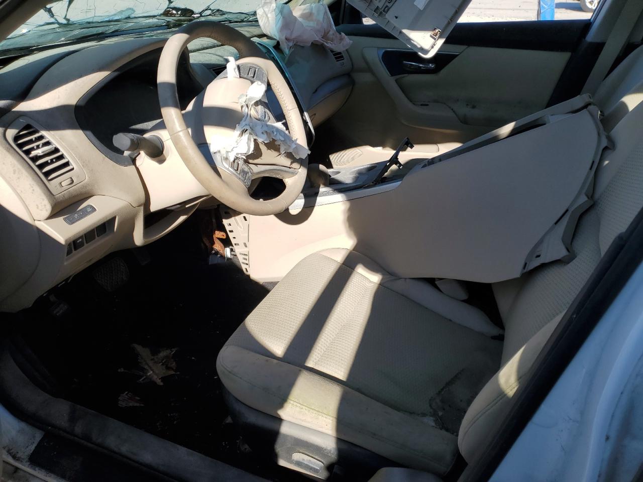 2015 Nissan Altima - Image 7
