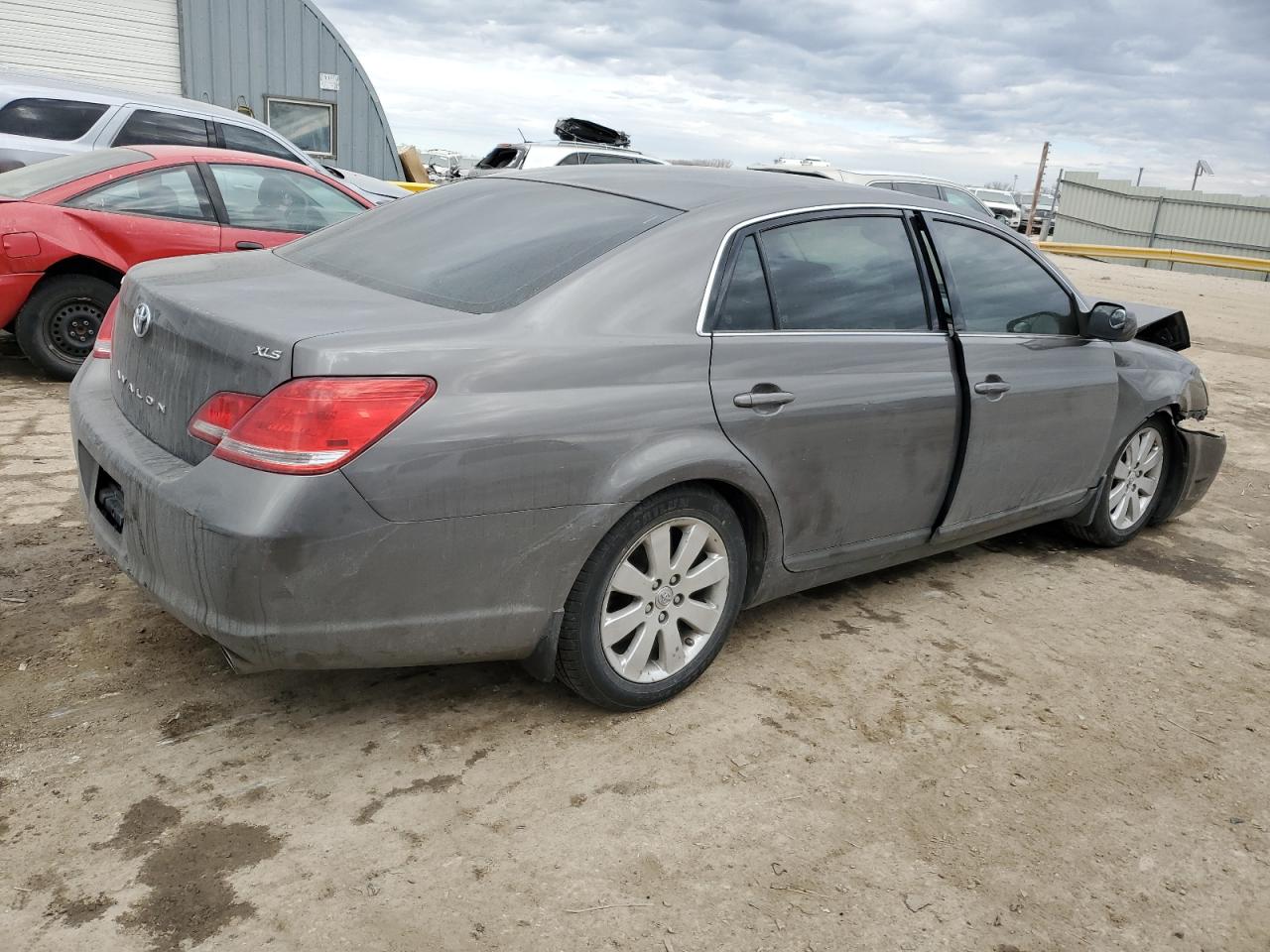 2007 Toyota Avalon - Image 3