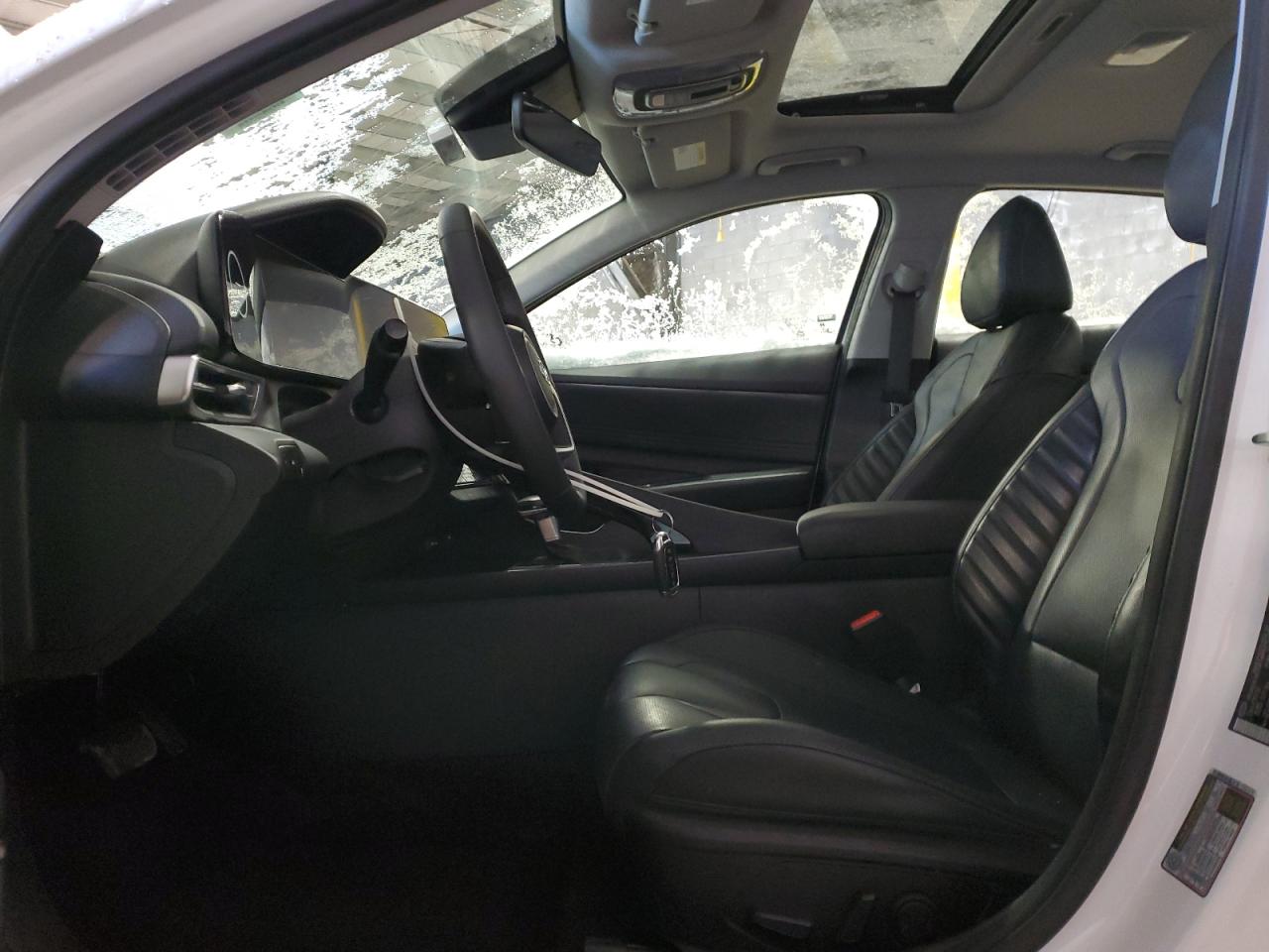 2023 Hyundai Elantra - Image 7