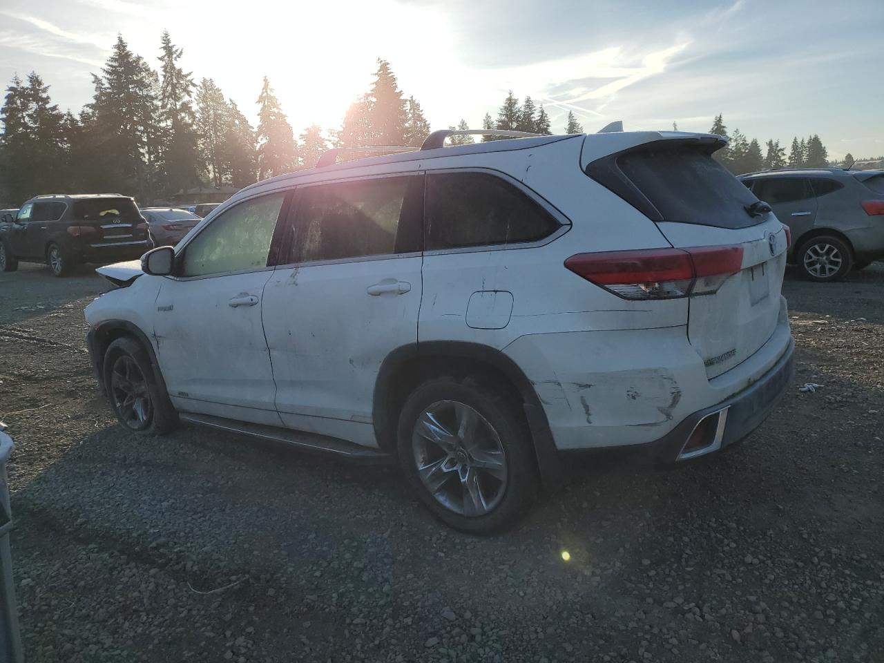 VIN 5TDDGRFH6JS041598 2018 TOYOTA HIGHLANDER no.2