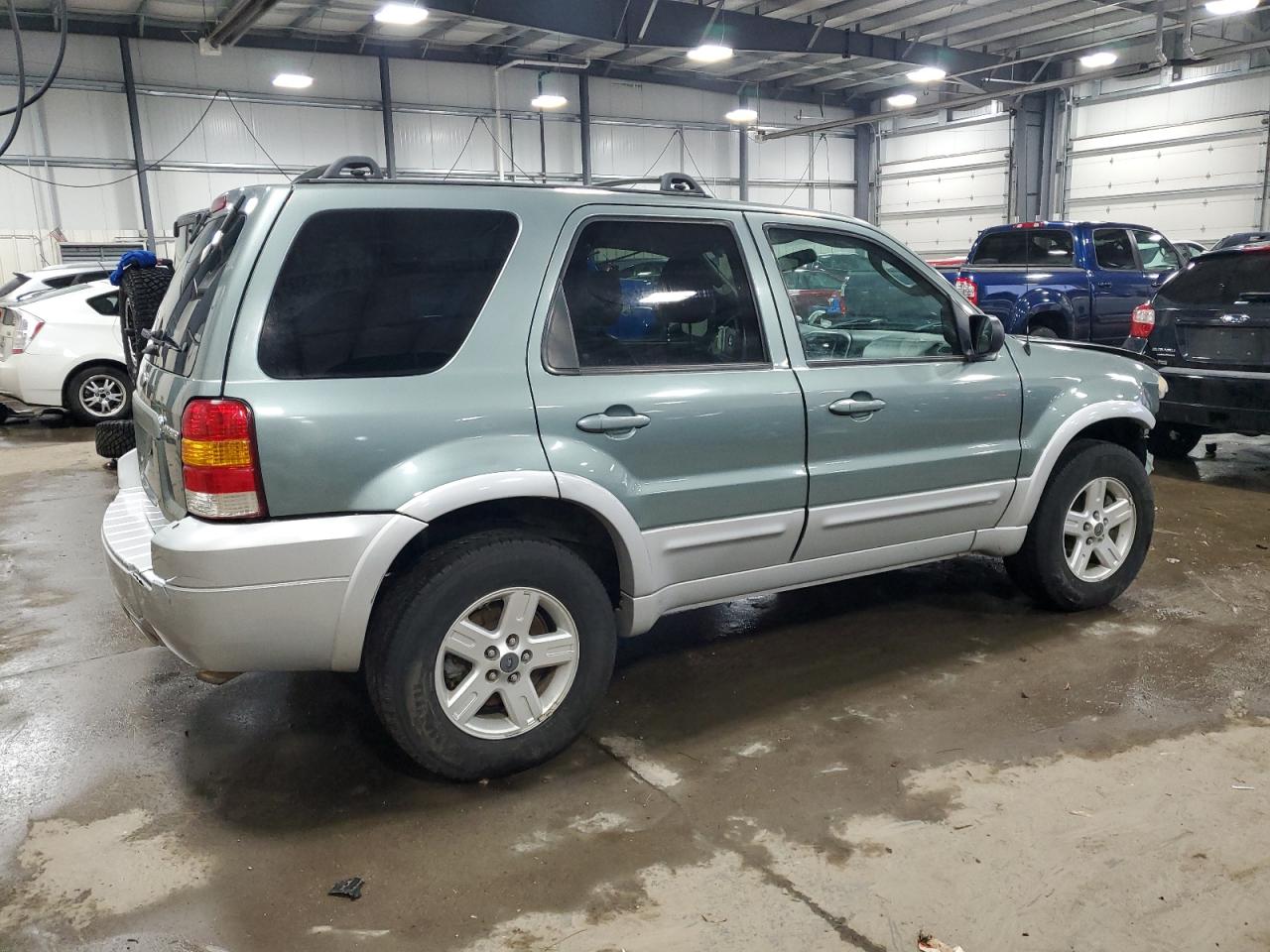 2005 Ford Escape - Image 3
