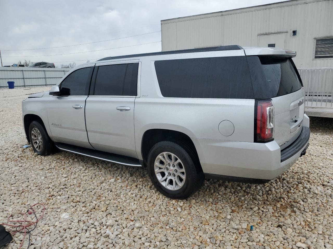 2018 GMC Yukon - Image 2