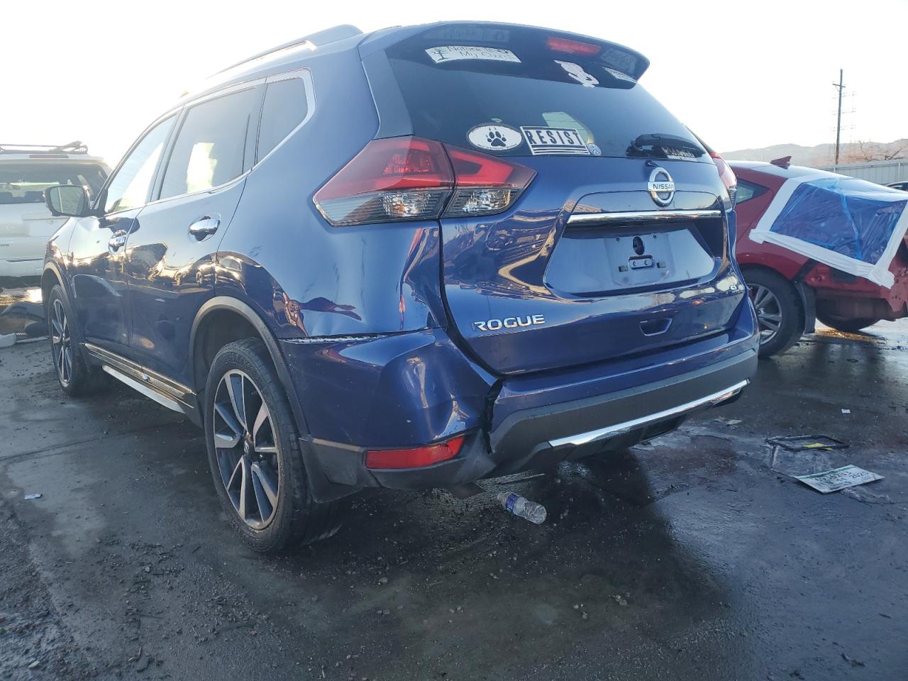 2017 Nissan Rogue - Image 2