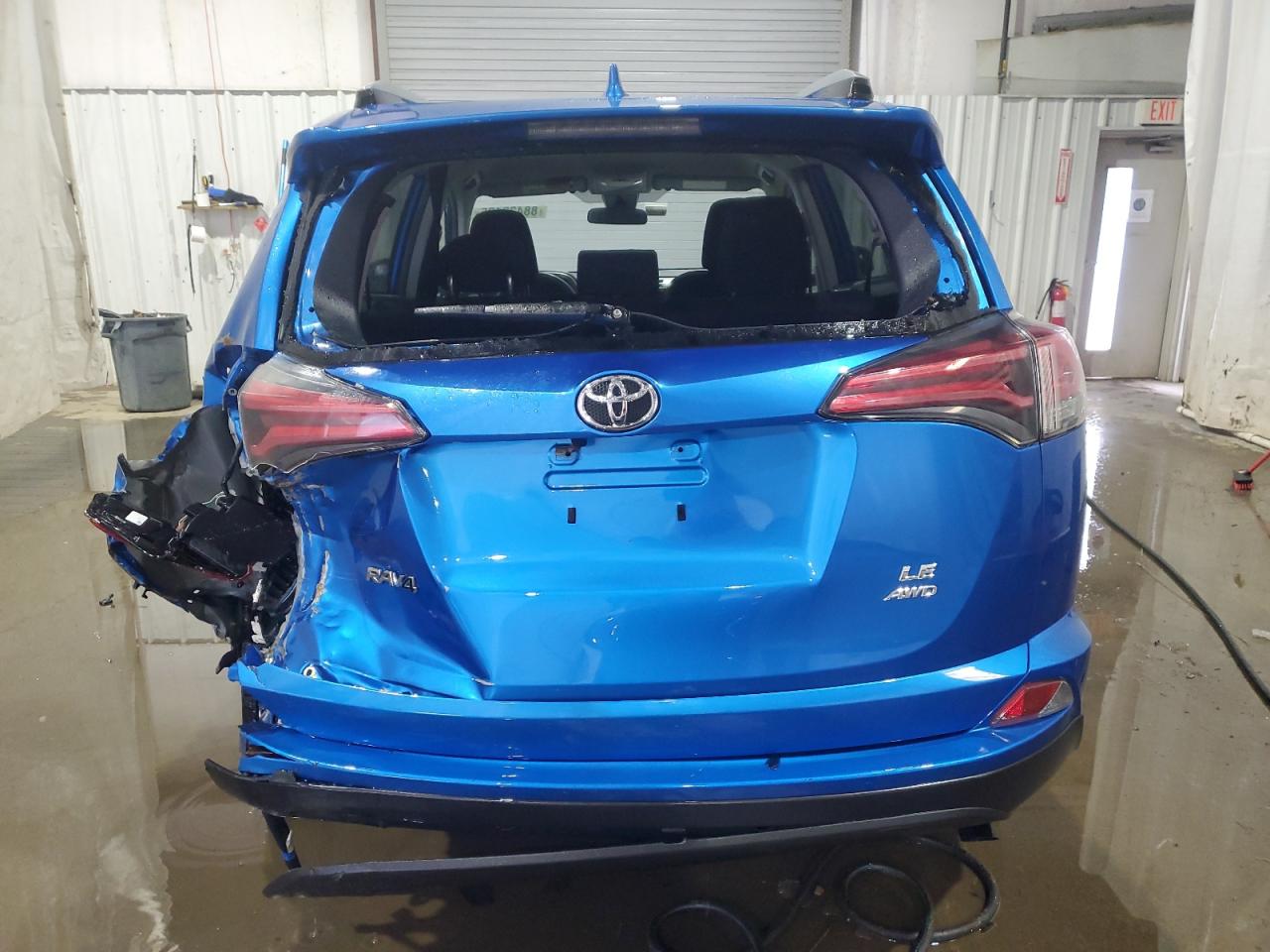 2018 Toyota RAV 4 - Image 6