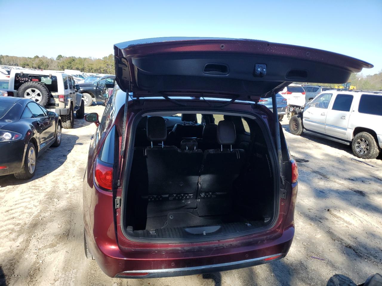 2017 Chrysler Pacifica - Image 6