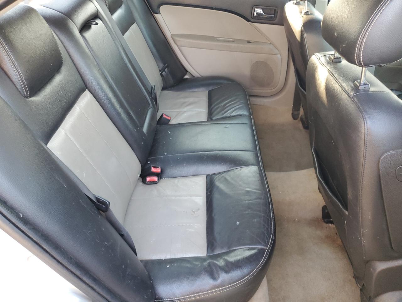 2008 Mercury Milan - Image 10