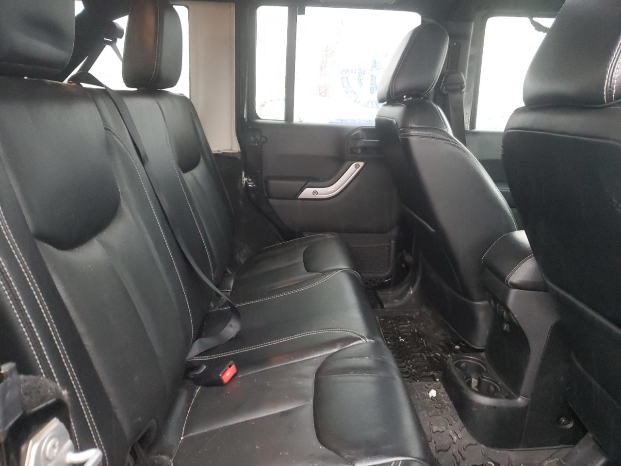 2016 Jeep Wrangler - Image 11
