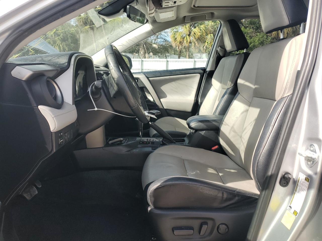 2016 Toyota RAV 4 - Image 7