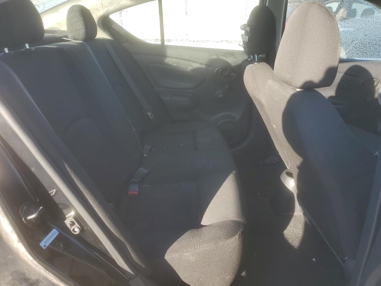 2019 Nissan Versa - Image 10