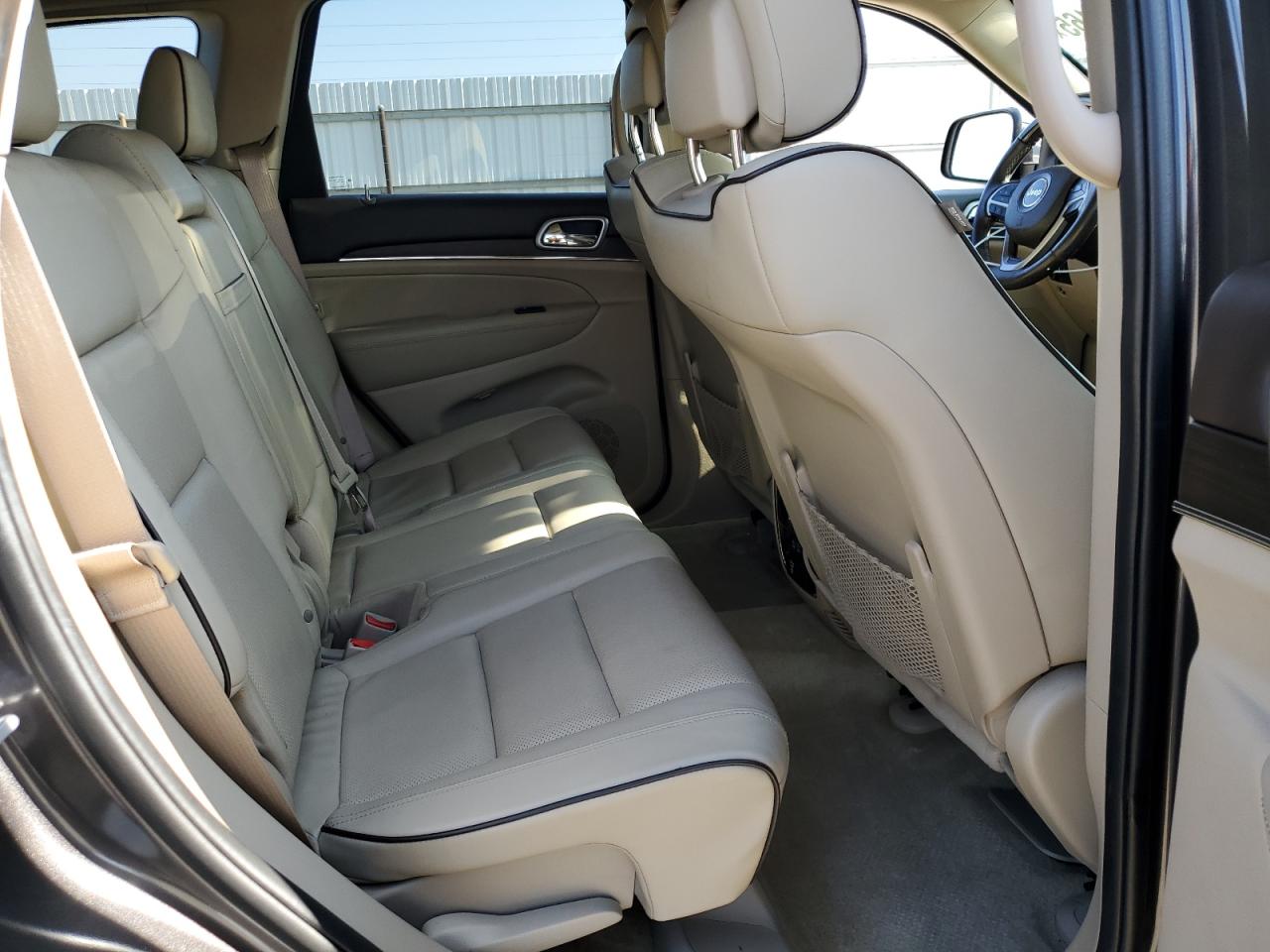 2018 Jeep Grand Cherokee - Image 11