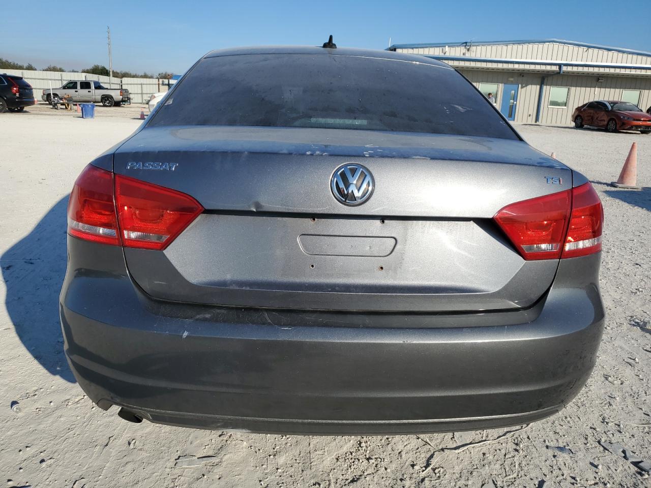 2014 Volkswagen Passat - Image 6