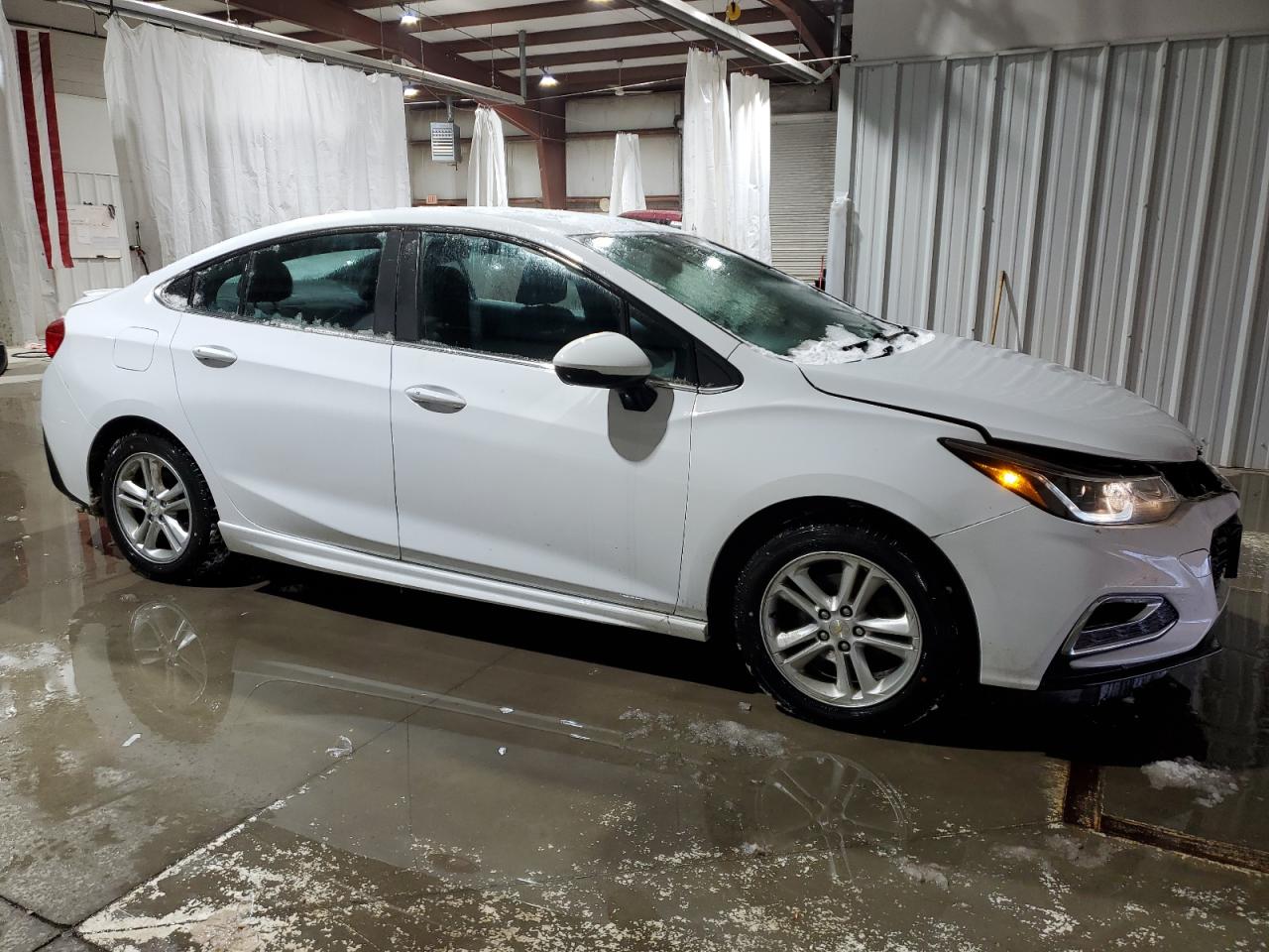 2017 Chevrolet Cruze - Image 4