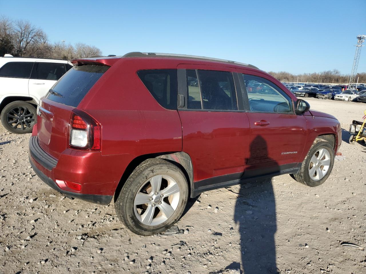 VIN 1C4NJDBB9GD617781 2016 JEEP COMPASS no.3