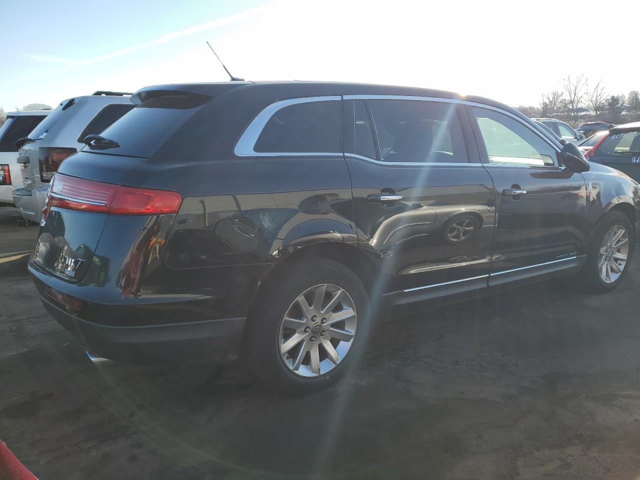 2017 Lincoln MKT - Image 3