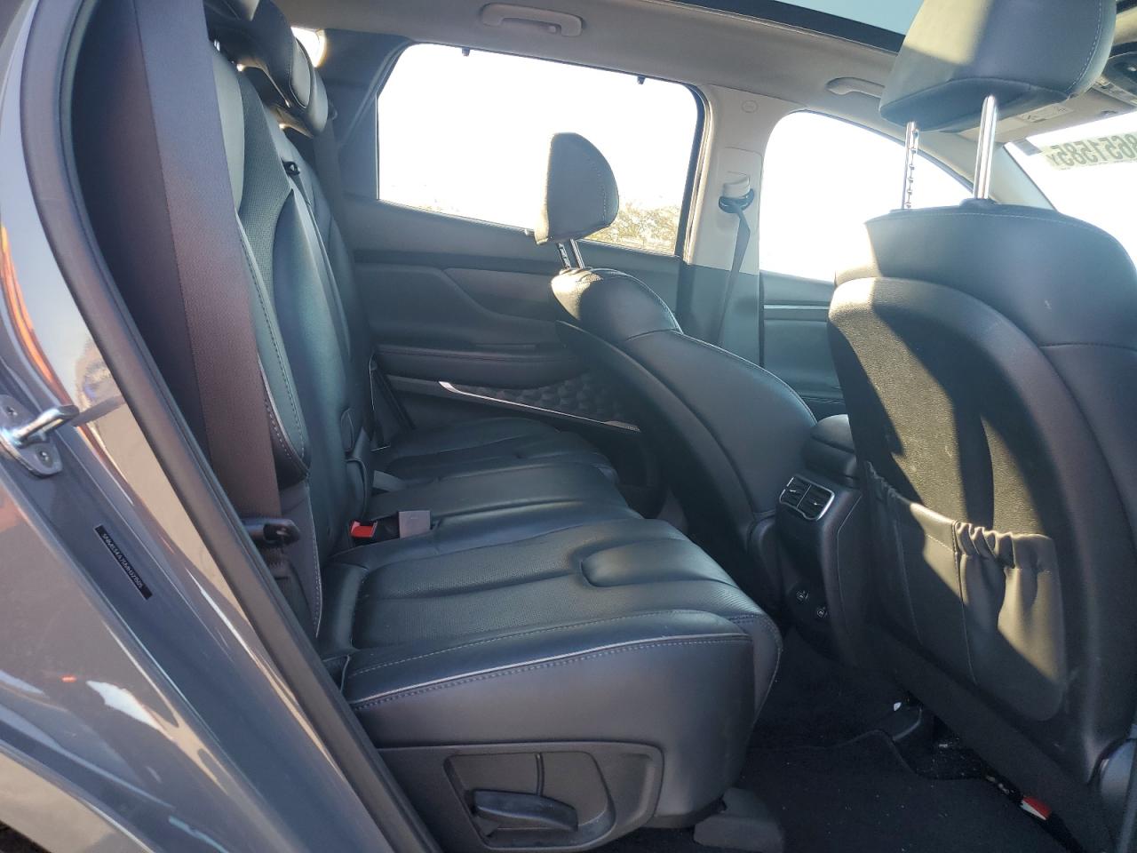 2021 Hyundai Santa Fe - Image 11