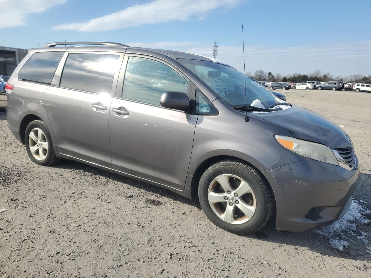 2013 Toyota Sienna - Image 4