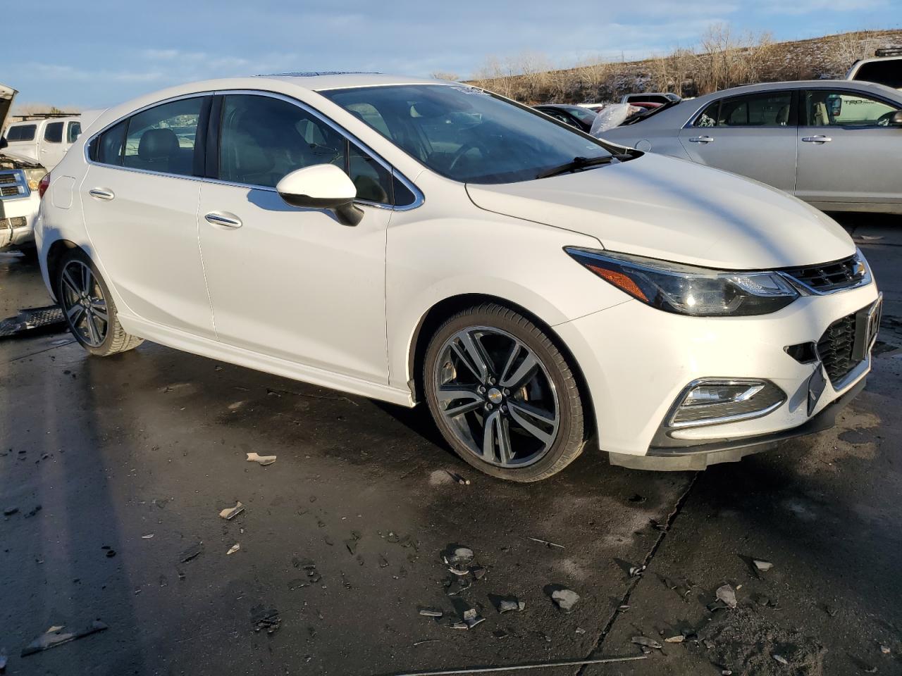 2017 Chevrolet Cruze - Image 4