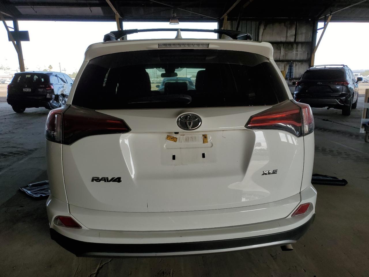 2018 Toyota RAV 4 - Image 6