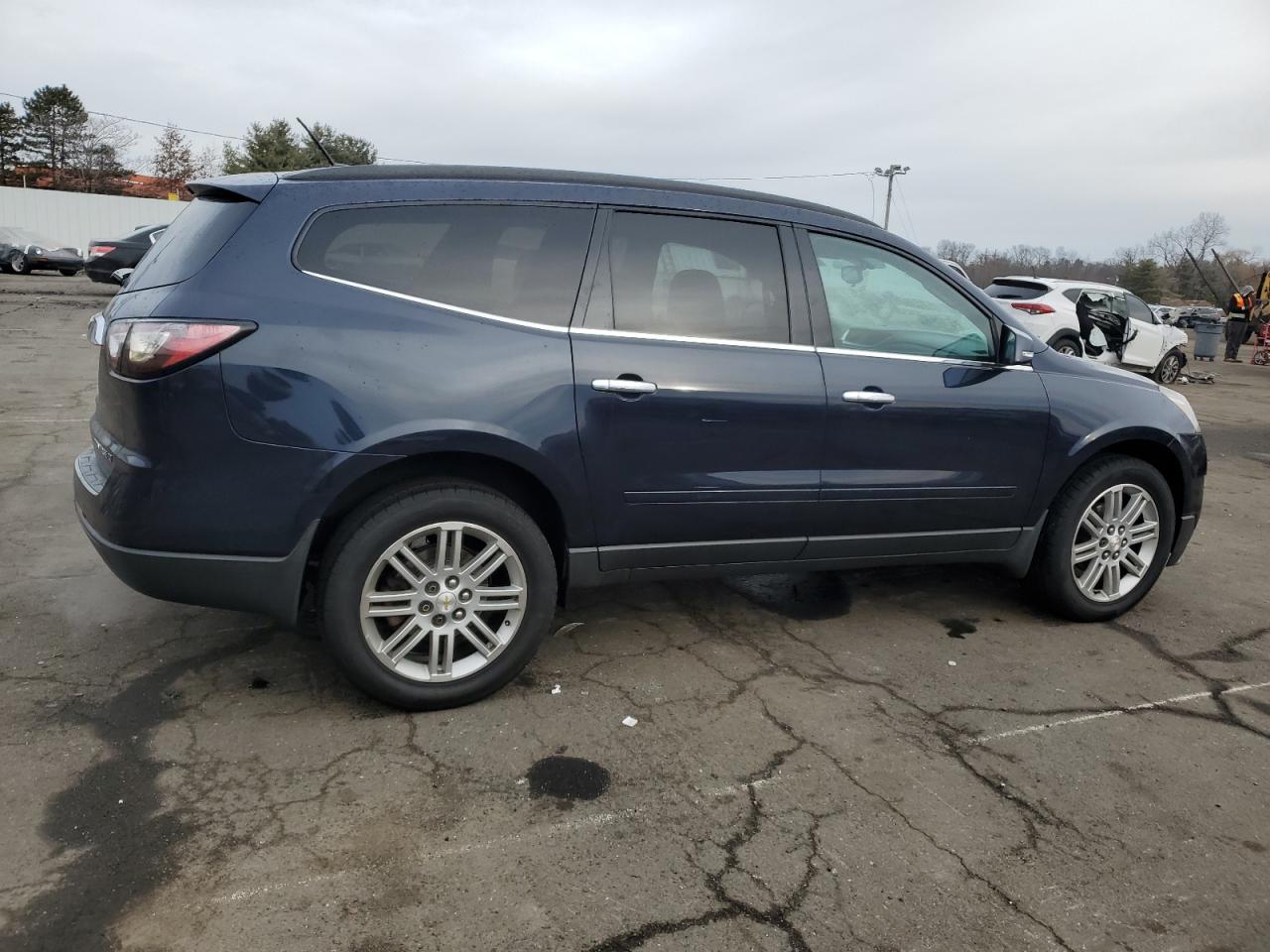 2015 Chevrolet Traverse - Image 3
